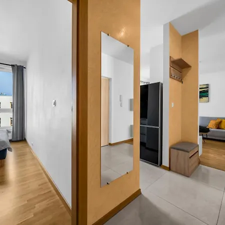 Apartment Wola - Parking And Balcony - By Rentujemy